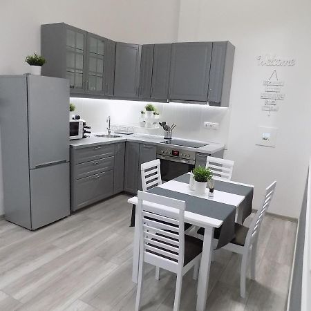 A10 Alkotmany B Apartment Budapeşte Dış mekan fotoğraf